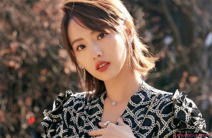 张嘉倪怀二胎大哭