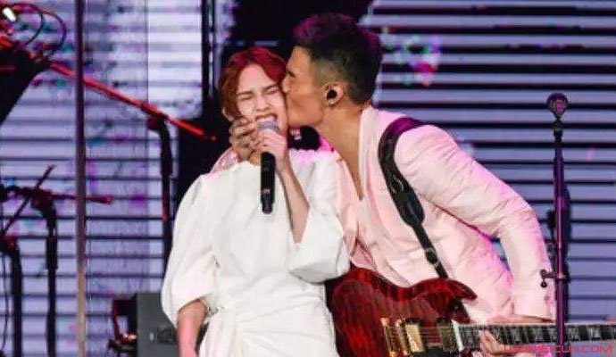 杨丞琳范丞丞合影