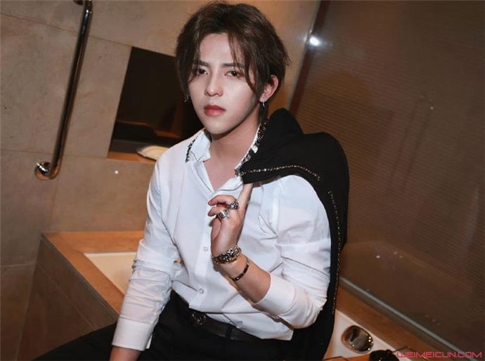 歌手符龙飞的老婆照片