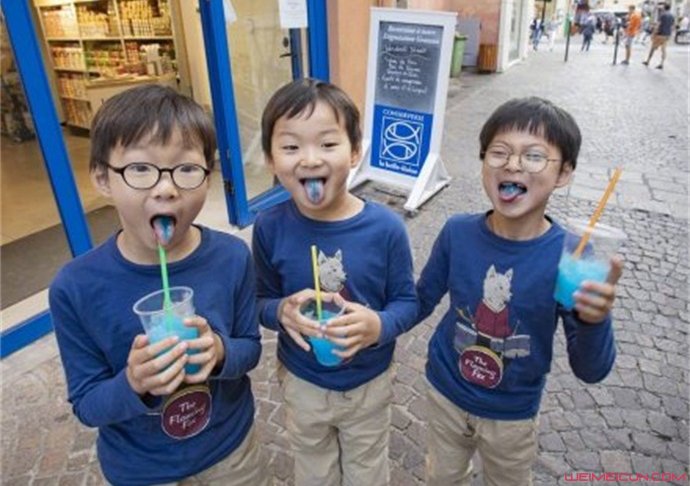 宋家三胞胎上小学