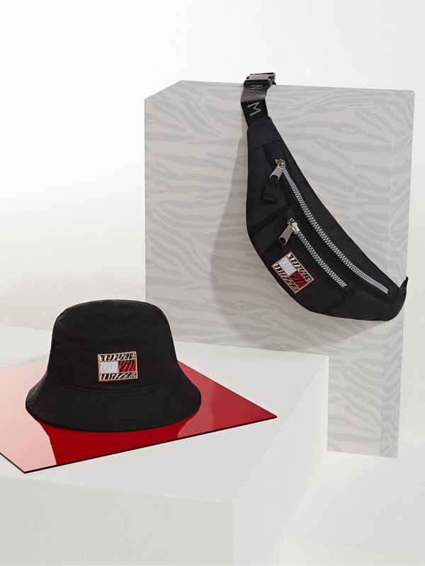 TOMMY JEANS ÍÆ³öȫл¢Äêдº½ºÄÒϵÁÐ